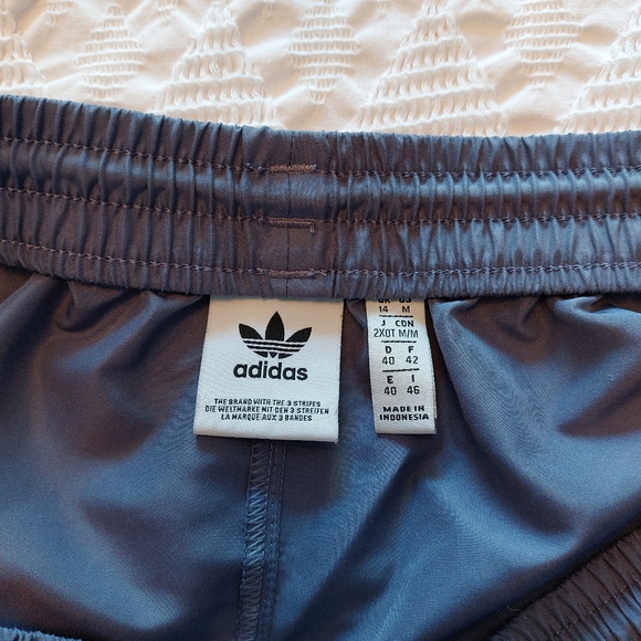 Aritzia Adidas Track Pants Size Medium - Picture 4 of 10